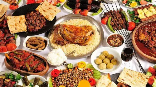 Türkiye'ye gelen turistler parasını en çok yemeğe harcıyor: 6 ayda 6 milyar dolar gelir