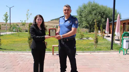 Hafik'te İlçe Emniyet Amiri Başkomiser Akif Yılmaz'a Veda Programı