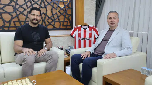 Taha Akgül'den Başkan Adem Uzun'a Ziyaret
