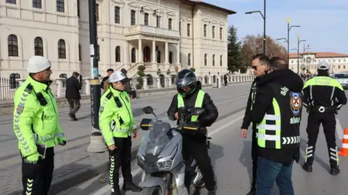 Sivas’ta Bir Haftada 25 Bin Araç Denetlendi
