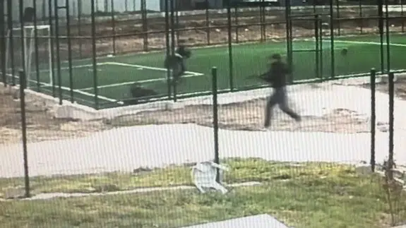 Çocukların oyun alanı savaş alanına döndü: Parkta silahlı saldırı