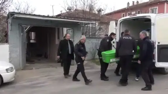 Şiddetin bedeli: Baba hayatını kaybetti, çocuklar gözaltında