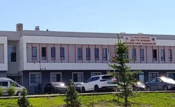 Evinde Bıçaklanan 59 Yaşındaki Şahıs Hayatını Kaybetti
