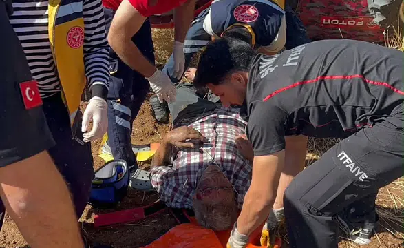 Şanlıurfa’da Korkutan Traktör Kazası! Altında Kalan Sürücü Devrededeydi