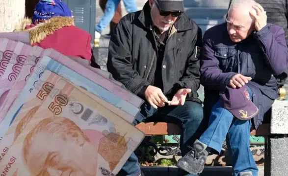 Emekli maaş zammı Ocak 2027: SSK, Bağ-Kur ve memur emeklisi ne kadar zam alacak?