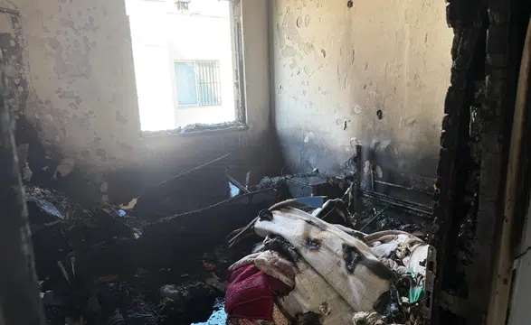 Serik’te 3 Katlı Binada Yangın Dehşeti: Mahalleliden İlaçlama Motorlu Müdahale