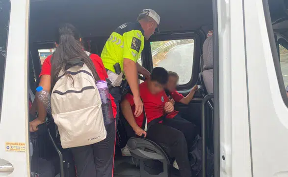 Jandarma Gemlik’te okul çevreleri ve servisleri denetledi