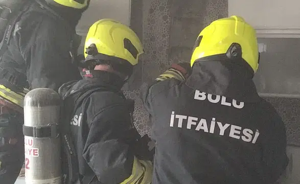 Bolu’da Mutfakta Yangın Paniği! Alev Alan Aspiratör Söndürüldü