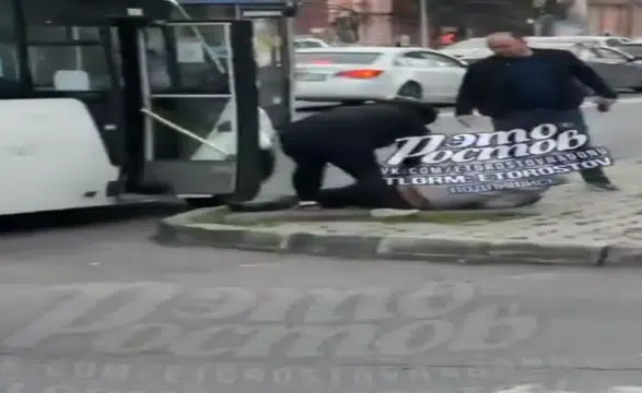 Küçük Kıza Taciz İddiası Sonrası Sokak Ortasında Kavga Çıktı!