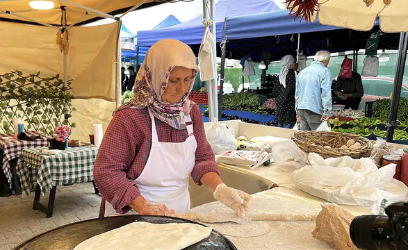 Bir Çuval Unla Başladı: 3 Çocuğu İçin Engel Tanımadı