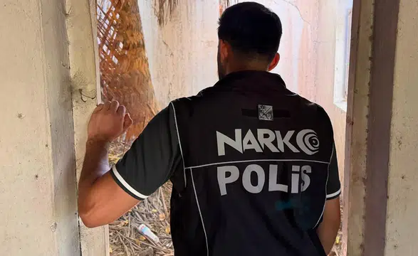 Polis Ekipleri Okul Çevrelerinde! Metruk Binalar da Kontrol Ediliyor