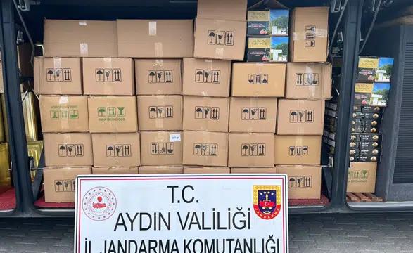 Yolcu Otobüsünde Şaşırtan Manzara! 2 Ton 400 Kilo İncir Ele Geçti