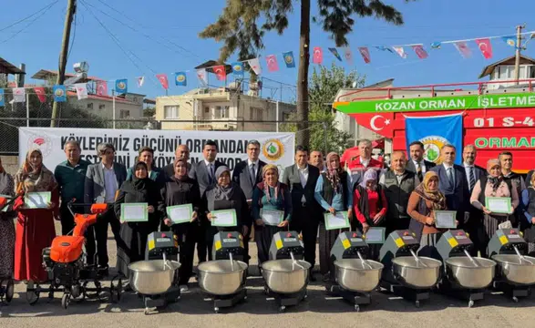 Adana'da 27 Kadına 840 Bin TL'lik Hibe! Makineler Teslim Edildi