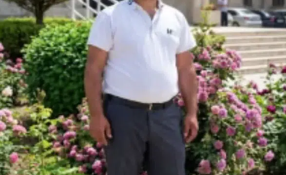 Devrilen tırın sürücüsü öldü