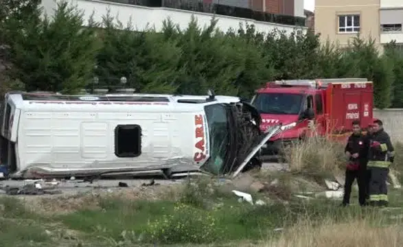 Konya'da Rehabilitasyon Servisi Kaza Yaptı! 8'i Çocuk 9 Yaralı