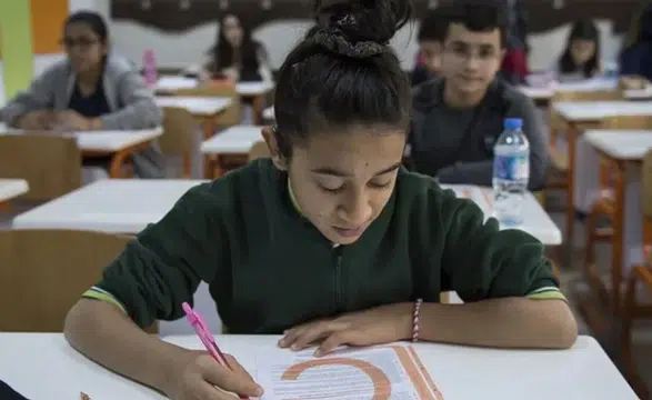 Eğitim'de devrim! Ortaokul ve liselerde yeni dönem başlıyor...