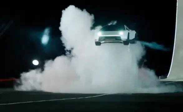Elon Musk üretti, uçan araba Tesla Roadster tanıtıldı! Yaptıkları ağızları açık bıraktı
