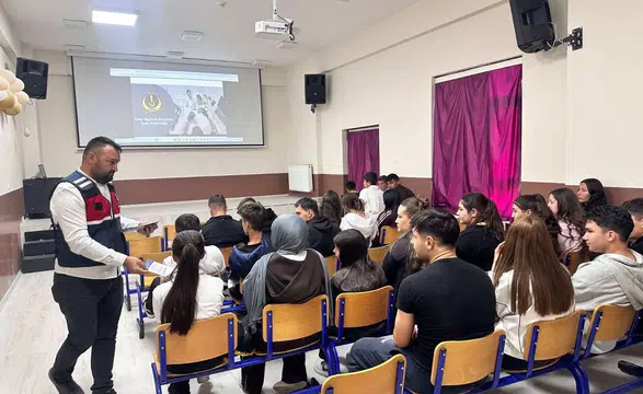 Afyonkarahisar’da 206 Kişiye Siber Güvenlik Eğitimi Verildi