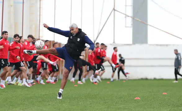 Sivasspor Deplasmanda Kritik Galibiyet Peşinde Koşuyor