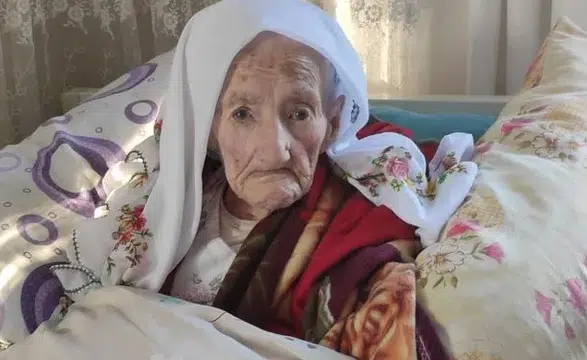 İspir'de Asırlık Çınar Salli Nineye Anlamlı Devlet Desteği