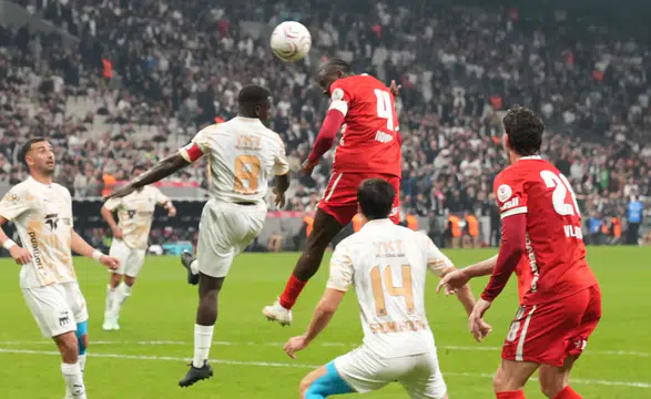 Süper Lig'de Beşiktaş Fırtınası: Başakşehir Engelini Rahat Geçti
