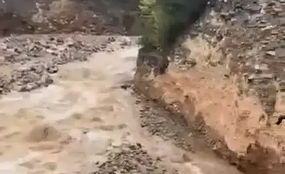 Bursa'da Korkutan Heyelan! Toprak Bir Anda Kaydı, O Anlar Kamerada