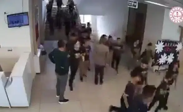 Deprem Anında Görme Engelli Öğrencilere Kahraman Tahliye