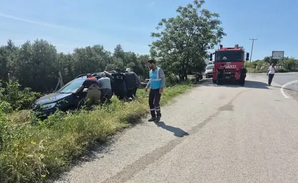Hatay’da facianın eşiğinden dönüldü! Otomobil şarampole yuvarlandı