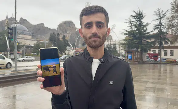 Dünya ikincisi olan fotoğrafçıya gümrük şoku! İmha edildi