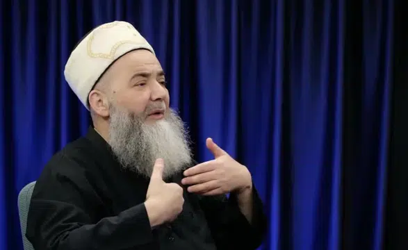 Cübbeli Ahmet Hoca: İçime giren kafir cinleri nasıl çıkarttık