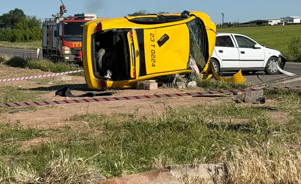 Diyarbakır’da İki Otomobil Çarpıştı: 2 Ağır Yaralı