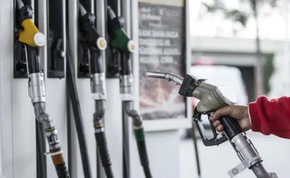 Benzine indirim geliyor: Pompaya yansıyacak