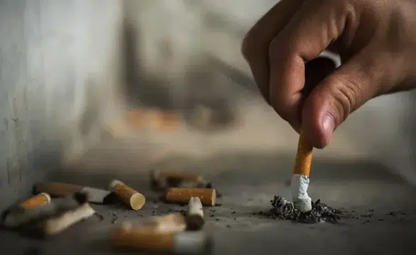 Sigara tiryakilerine kötü haber: Cezalar 100 katına çıkıyor, o tarihten itibaren satış yok