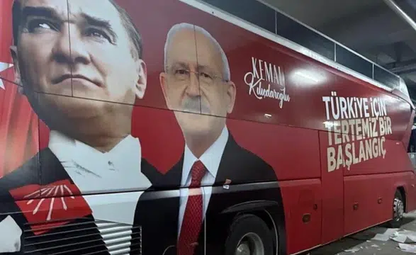 CHP'nin otobüslerine Kılıçdaroğlu resimleri giydirildi