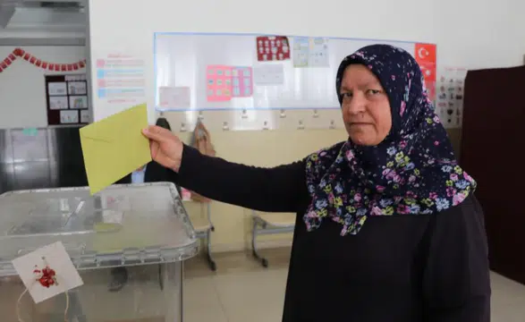 Sivas’ta Seçim Heyecanı: Vefat Eden Muhtarın Ardından Sandık Kuruldu