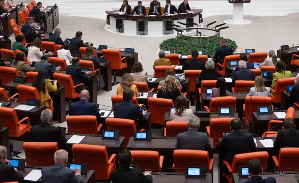 Süresiz nafaka, cinsiyet değiştirme ve LGTB ayarı geliyor yeni pakette 3 bomba