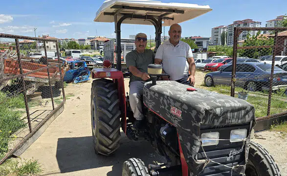 17 Yıl Sonra Gelen Mucize: Çalınan Traktör Akü Sayesinde Bulundu