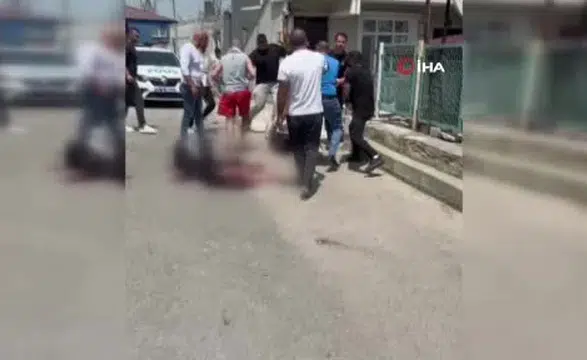 Kocaeli’de Dehşet: Eşini Sokak Ortasında Bıçakladı