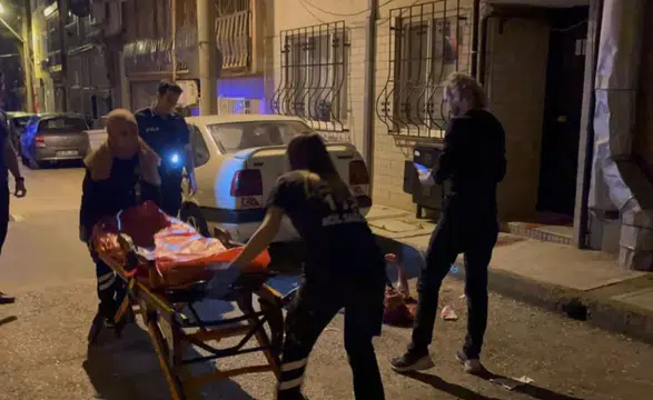 Psikolojik sorunları olan adam hem kendini hem annesini bıçakladı