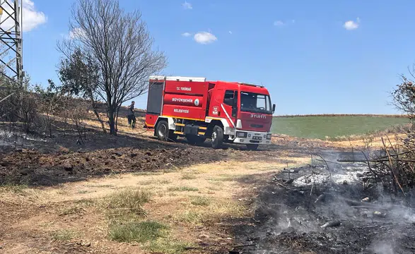 Hayrabolu'da Kara Dumanlar Göğe Yükseldi! Hasat Zamanı Çiftçiyi Kahreden Görüntü!