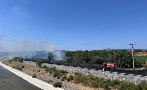 Çanakkale'de Korkutan Yangın! Ekipler Seferber Oldu, Son Durum...