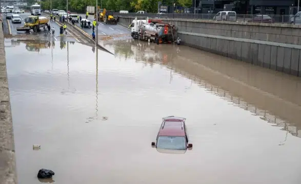 Ankara’da Sağanak Alarmı: Yollar Göle Döndü, Araçlar Mahsur Kaldı