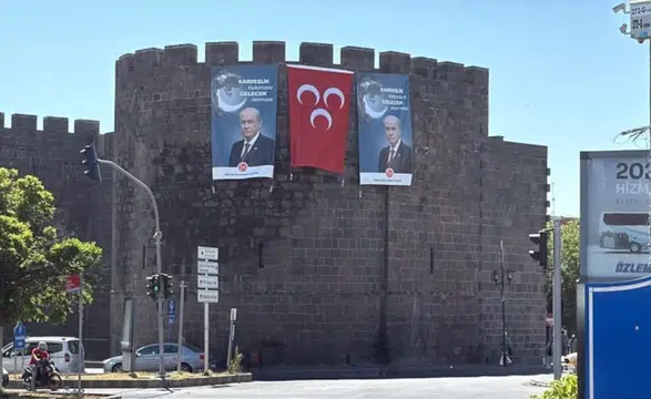 Diyarbakır Surlarında Hareketli Dakikalar! Görenler Durup Bir Daha Baktı