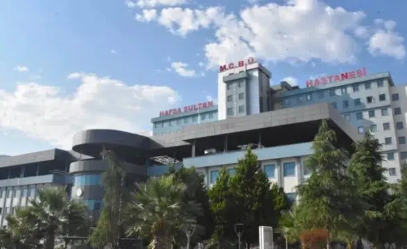 Hamile genç kız 70 adet hap ve 2 bardak çamaşır suyuyla intihara kalkıştı