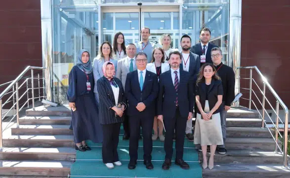 MEB’den dikkat çeken adım: Yapay zekâ sınıflara giriyor