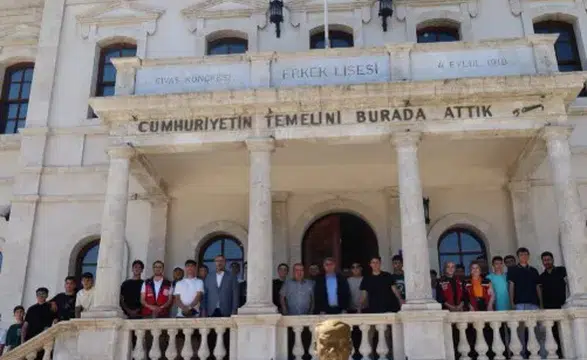 Sivas'ta Şehit ve Gazi Çocuklarına Anlamlı Uğurlama