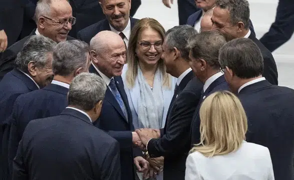Bahçeli’den Özel’e dikkat çeken soru: Bir gecede 91 milletvekiline nasıl ulaştınız?