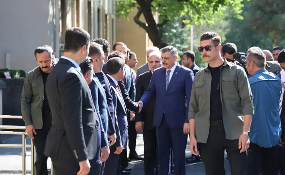 Diyarbakır Valiliği'nde Üst Düzey Karşılama: Bakan Mustafa Çiftçi Kentte