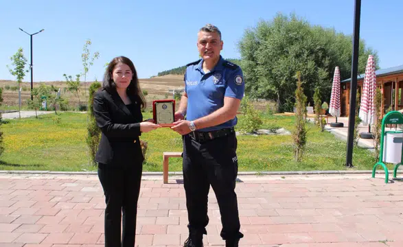 Hafik'te İlçe Emniyet Amiri Başkomiser Akif Yılmaz'a Veda Programı