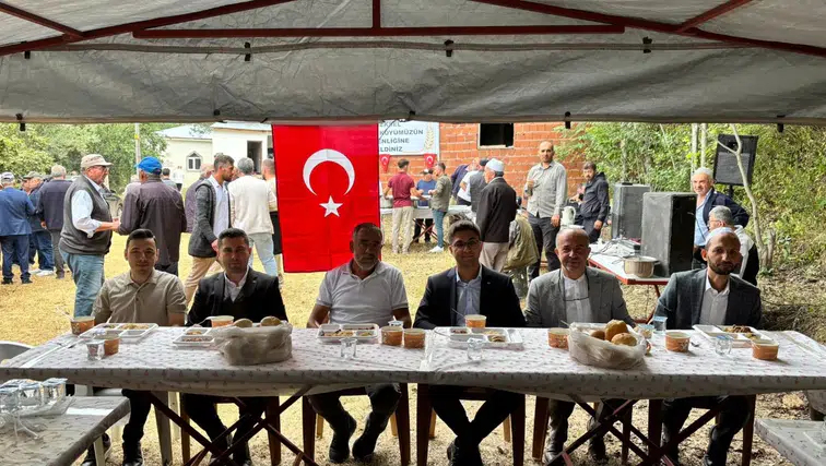 Geyikpınar Köyü’nde Mevlit Programı Düzenlendi